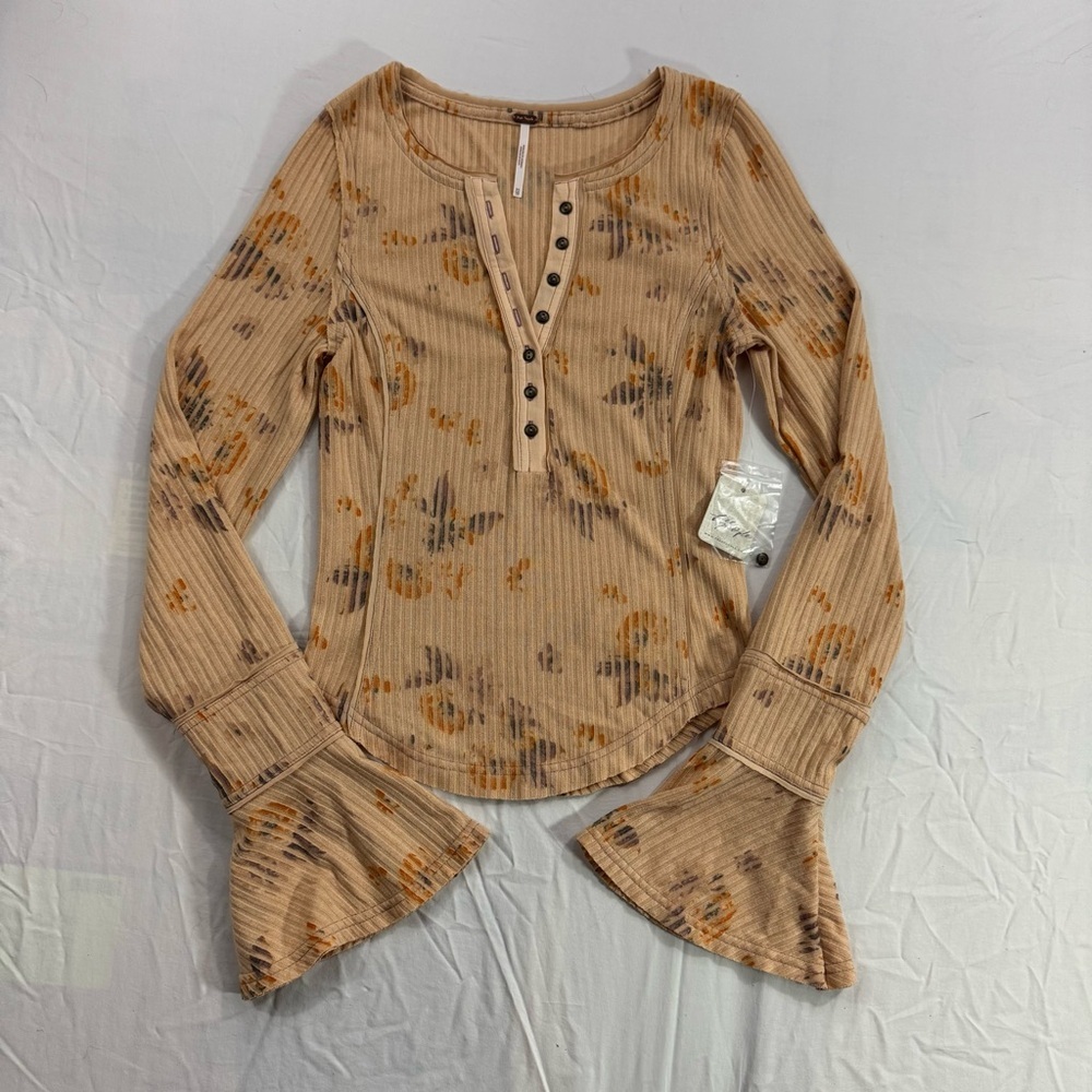 502. NWT Free People Tan Ribbed Buttoned Blouse (XS)